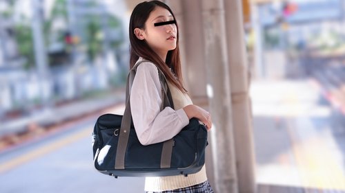 10MUSUME-081224-01 Mengerjai Gadis Berpakaian Seragam di Kereta