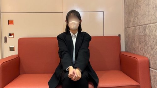 FC2-PPV-4933419 Seorang mahasiswa berusia 21 tahun yang mengenakan setelan yang terlalu sensitif. Ketika vaginanya distimulasi secara dalam, dia mengalami kejang yang tidak terkendali, dan ketika penis telanjang dimasukkan ke dalamnya, dia menjadi liar dan menyerah