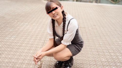10MUSUME-021426-01 Gadis Berkacamata Merah yang Terobsesi Membesarkan Bokongnya